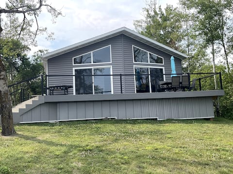 The Metigoshe Family Cabin