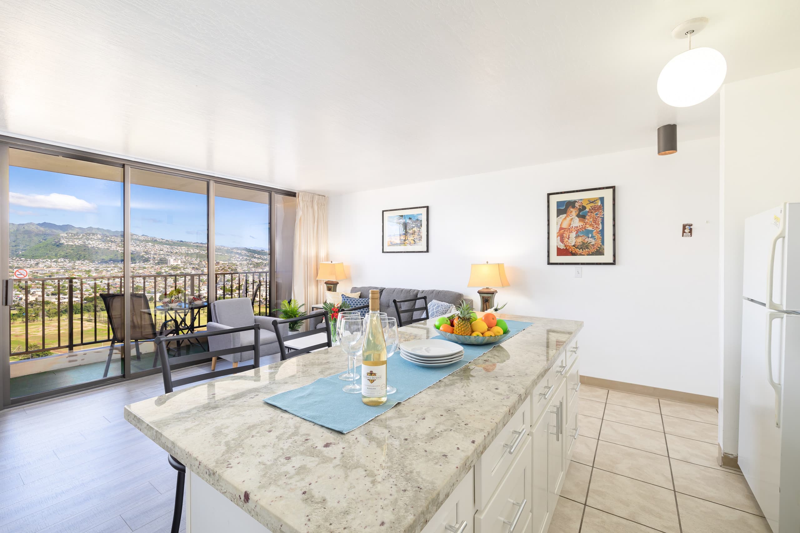 Condo in Honolulu · ★4.6 · 1 bedroom · 3 beds · 1 private bath - Image 12