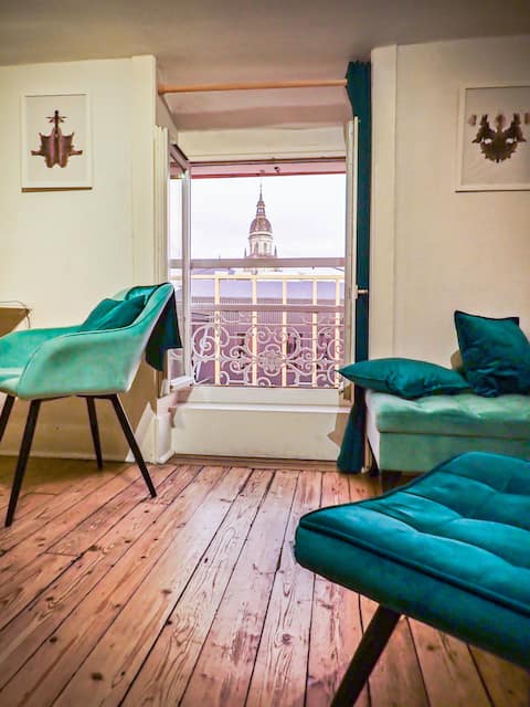 Top Airbnb: Sleep at a shrink's! Top originality in Bourg En Bresse