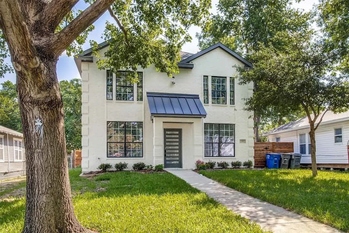 Modern White Rock Lake Home