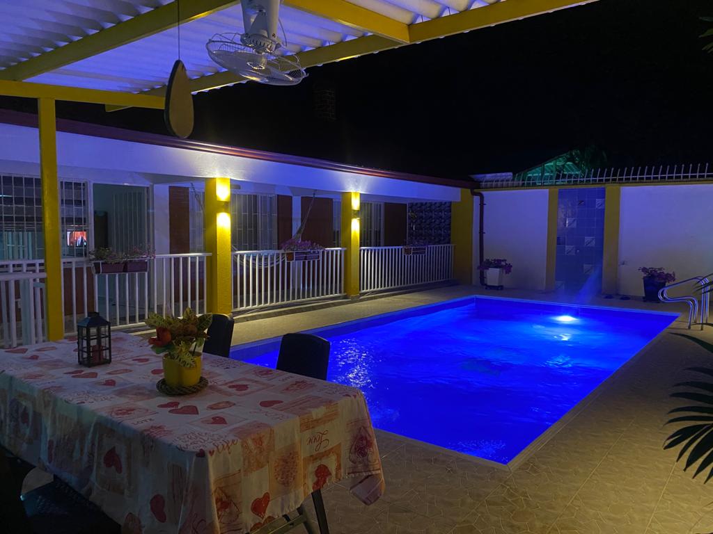Villa Ruby - Maisons à louer à Ricaurte, Cundinamarca, Colombie - Airbnb