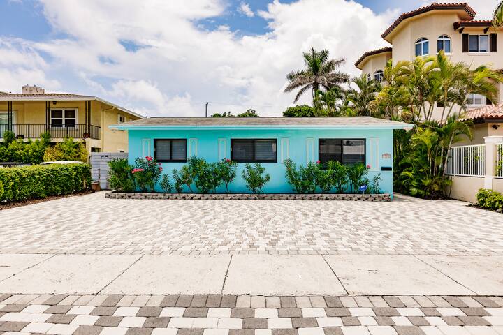Deerfield Beach Paradise: 6BR Pool, Walk to Ocean gallery image 2