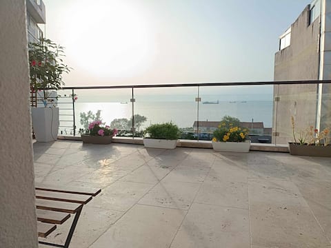 Stunning sea views, spacious terrace, modern 1BR