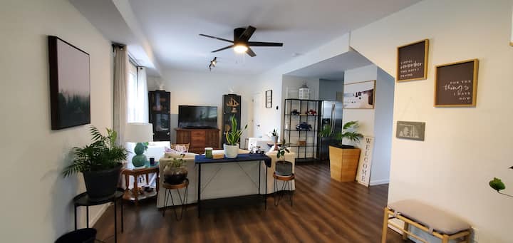 Modern Home In Topeka - Topeka, KS