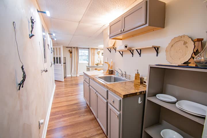 The Mountain Retreat: Picturesque Escape - Lithonia, GA