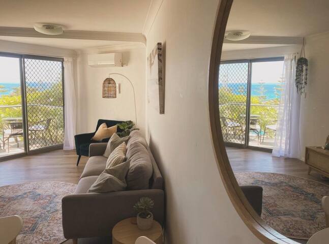 Scarborough Beachfront Sunset Apartment