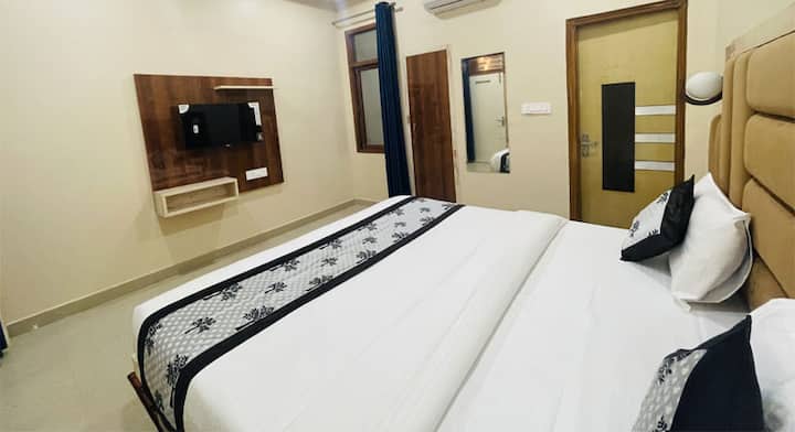 Budget Double Rooms / Near Tajmahal (10 Min Walk) - Agra