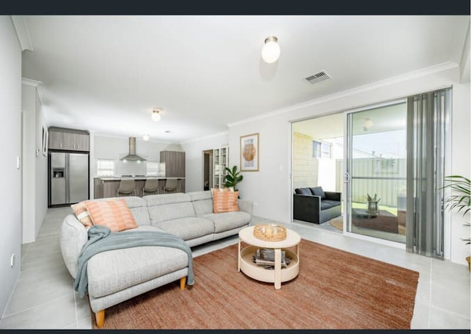 Alkimos Coastal Comfort