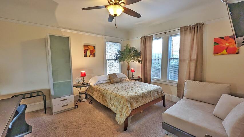 Large 3BR SF Home! Families, Friends or Colleagues gallery image 3