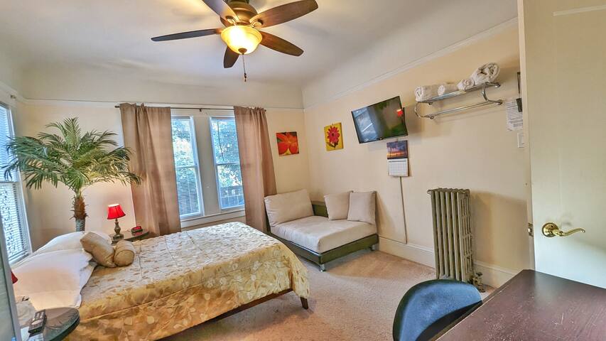 Large 3BR SF Home! Families, Friends or Colleagues gallery image 5