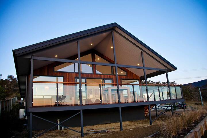 Bruny Island Sunset Retreat gallery image 2
