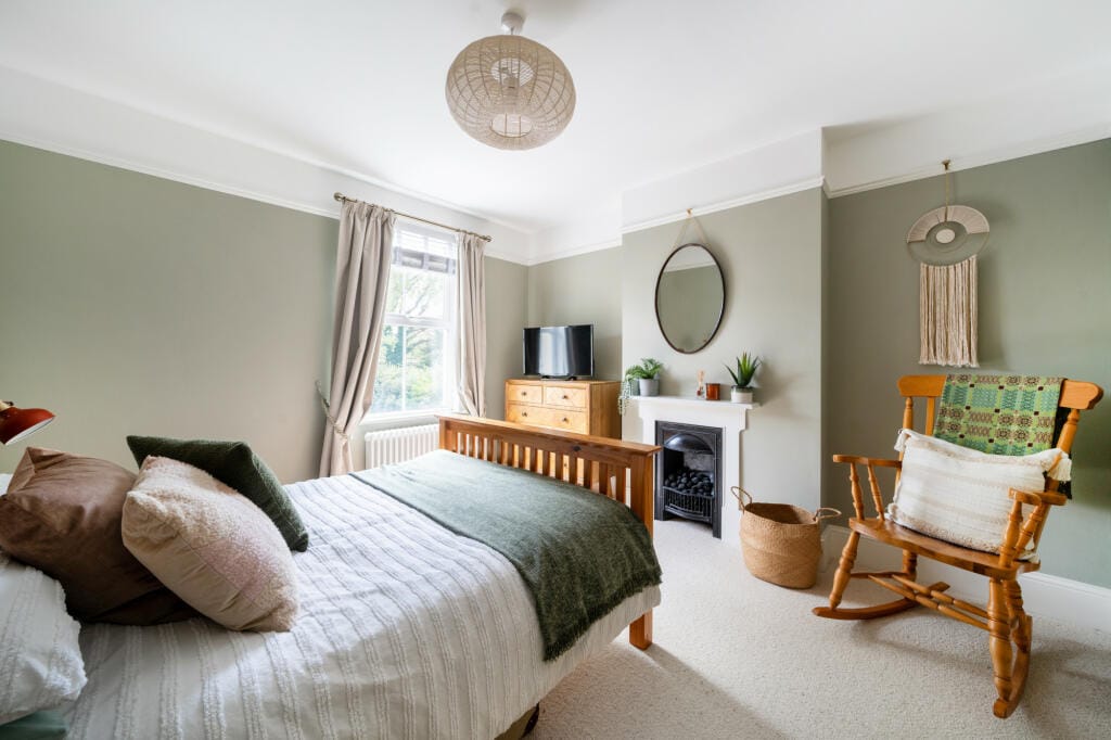 غرفة النوم 2