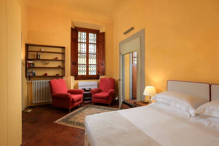 Florence Loggia Luxury Apartment gallery image 5