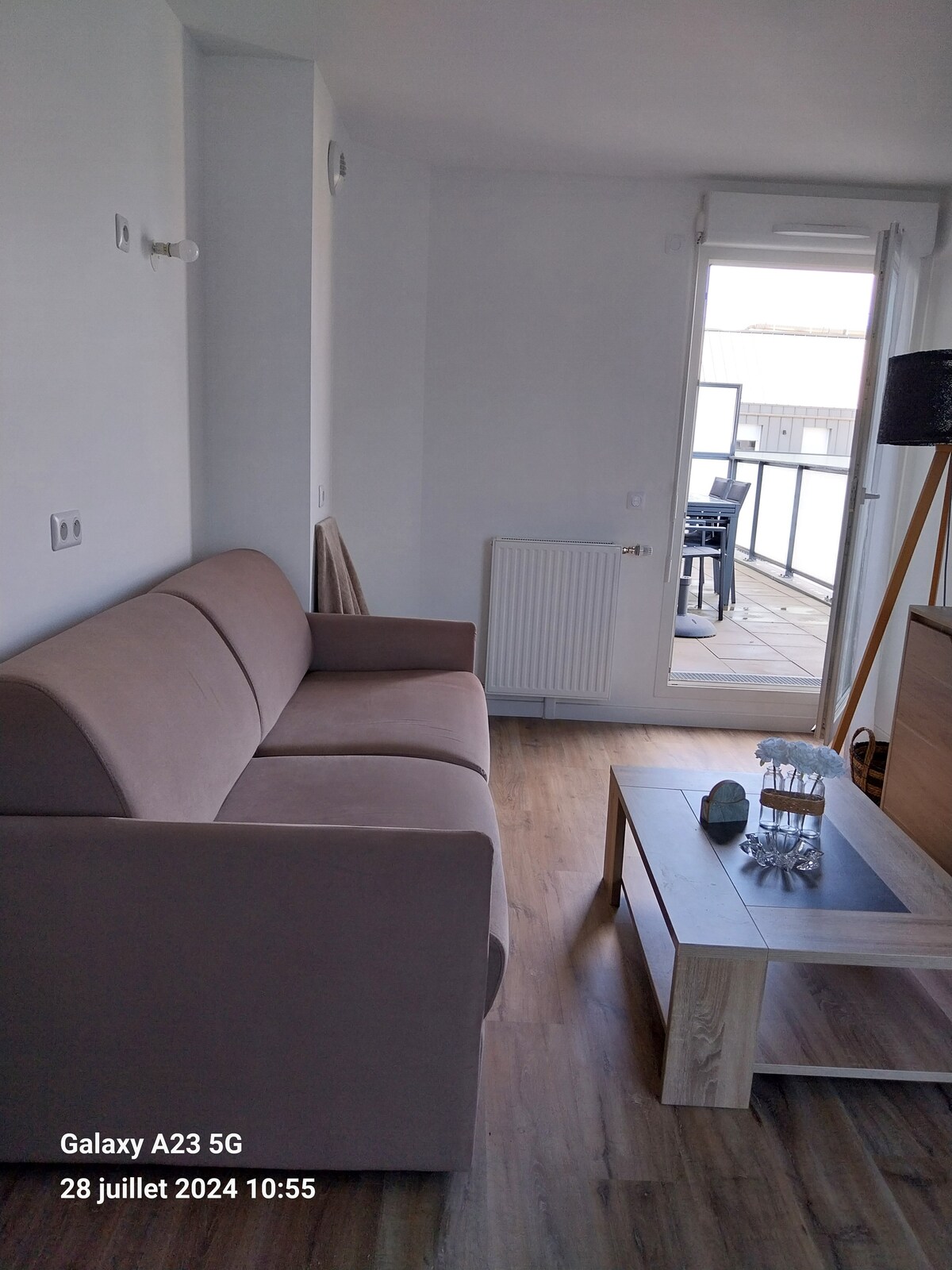 Top Airbnb: Super brand new 2-room apartment city center - train station in Chelles