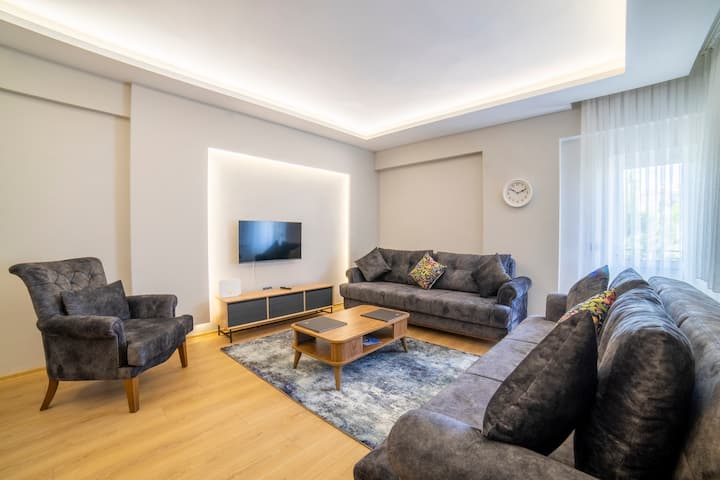 Xxxl Superapartment 2+1, 7people Next To The Beach - Konyaaltı