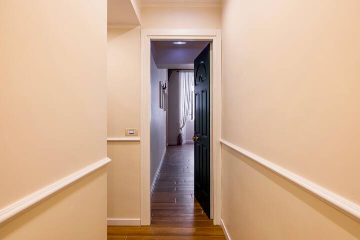 Pantheon Apartment – Piccola Roma Caravaggio gallery image 4