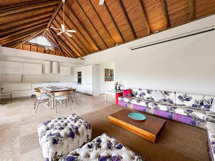 Villa En Mesa De Yeguas Con Jacuzzi - Anapoima