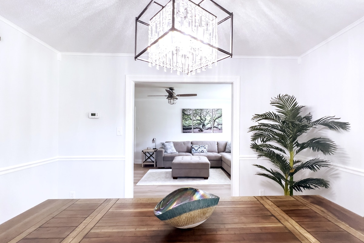 Popular Airbnb listing: James Island Jem Close to Folly Beach & Charleston in James Island