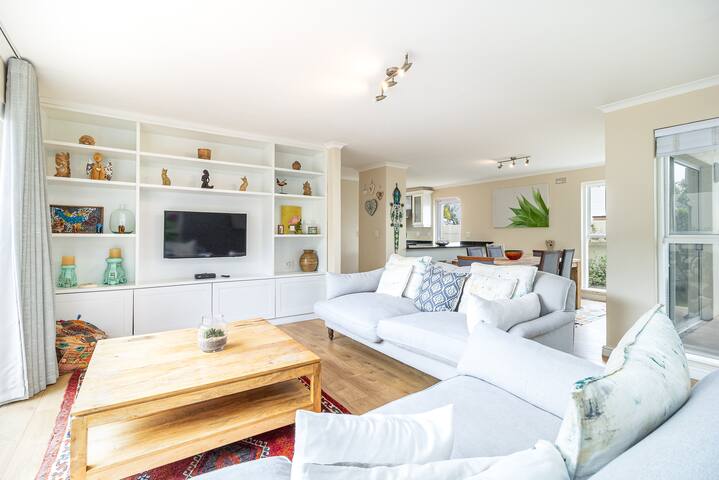 3 Bedroom Family Home, HoutBay