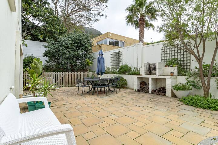 3 Bedroom Family Home, HoutBay gallery image 2