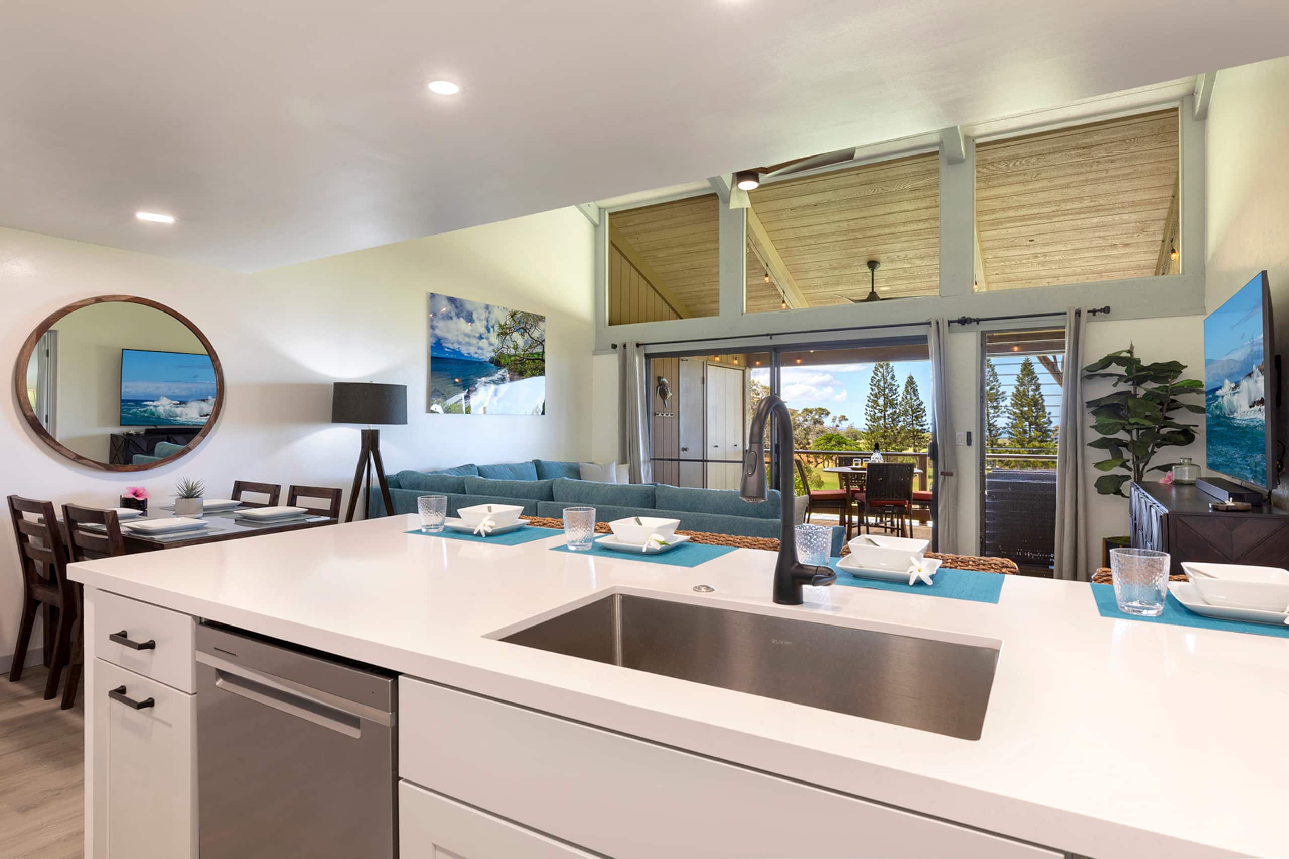 Sweeping Views - Spacious 3 Bds! - Photo 11