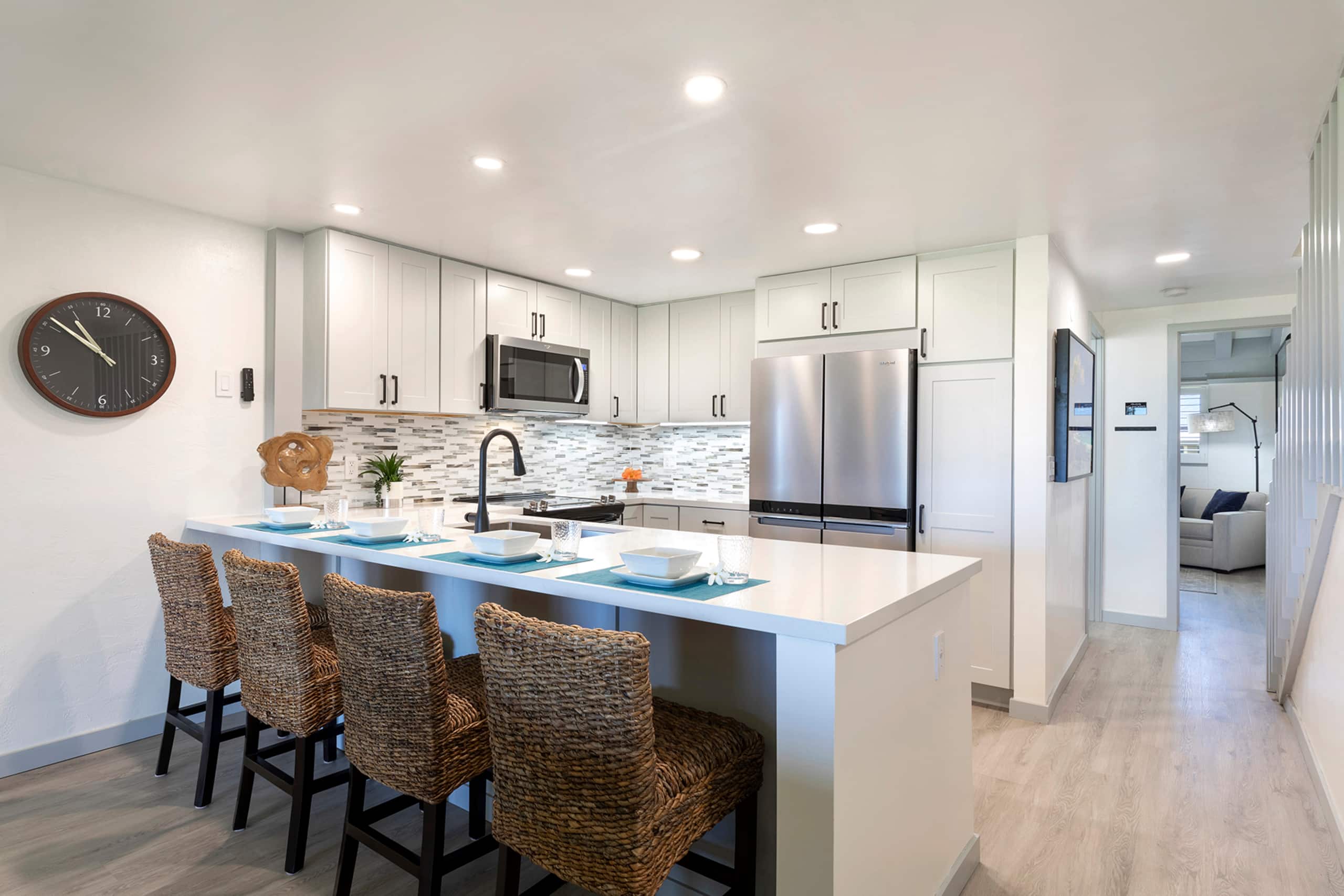 Sweeping Views - Spacious 3 Bds! - Photo 7