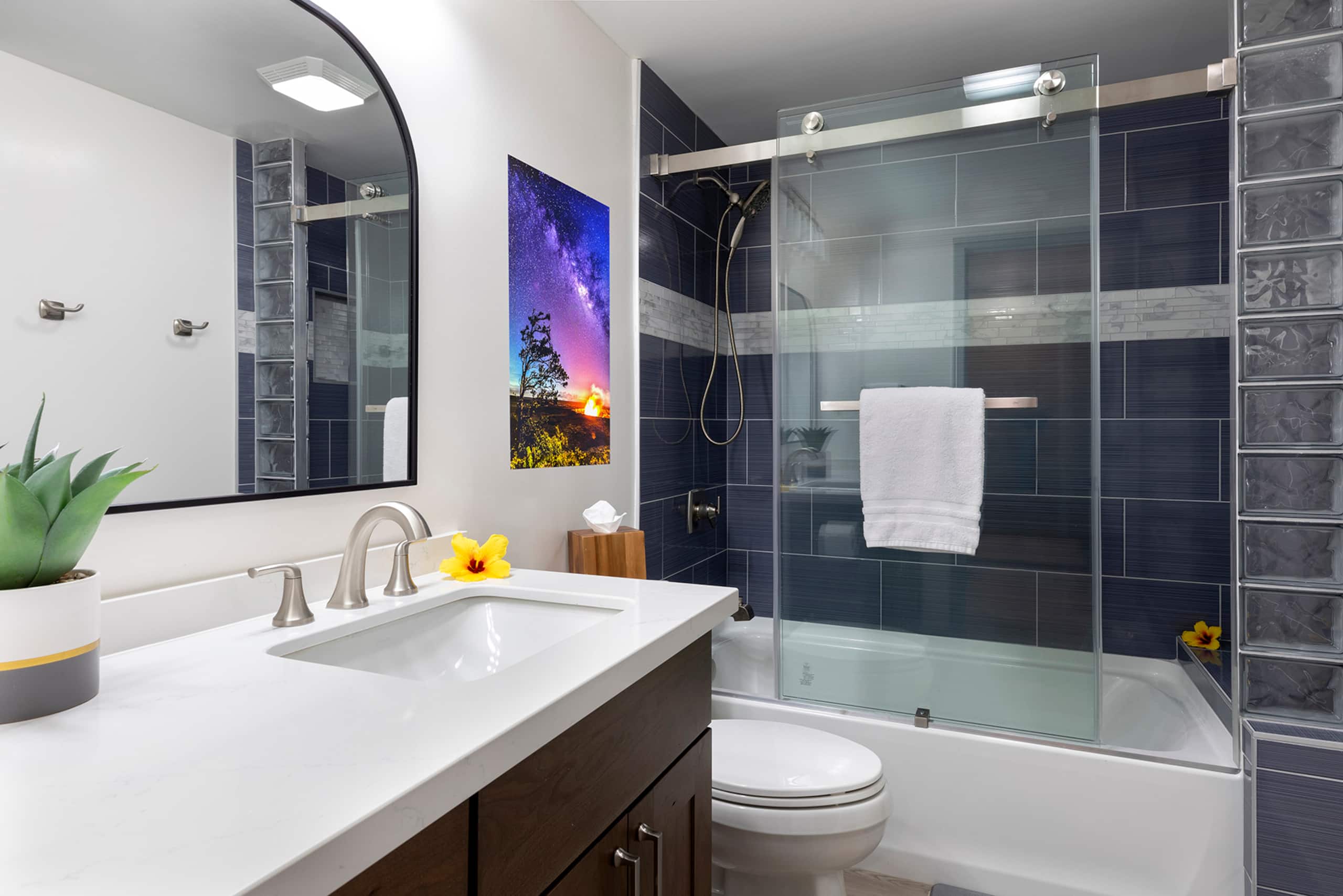Sweeping Views - Spacious 3 Bds! - Photo 26