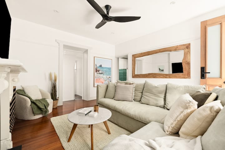 Living room image 4