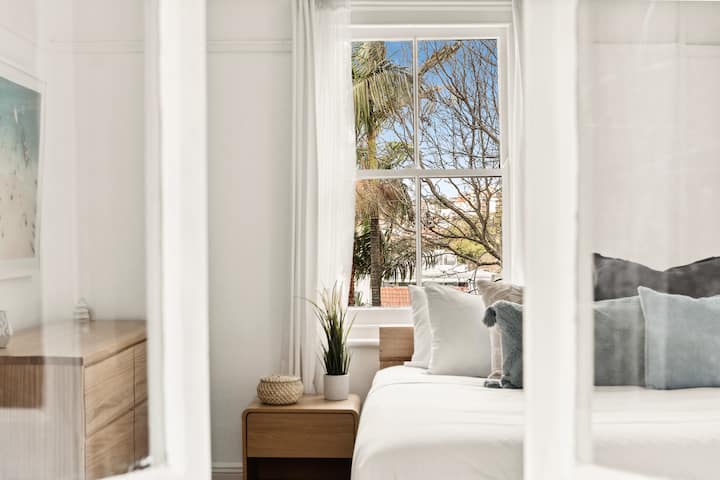 Bedroom 1 image 7