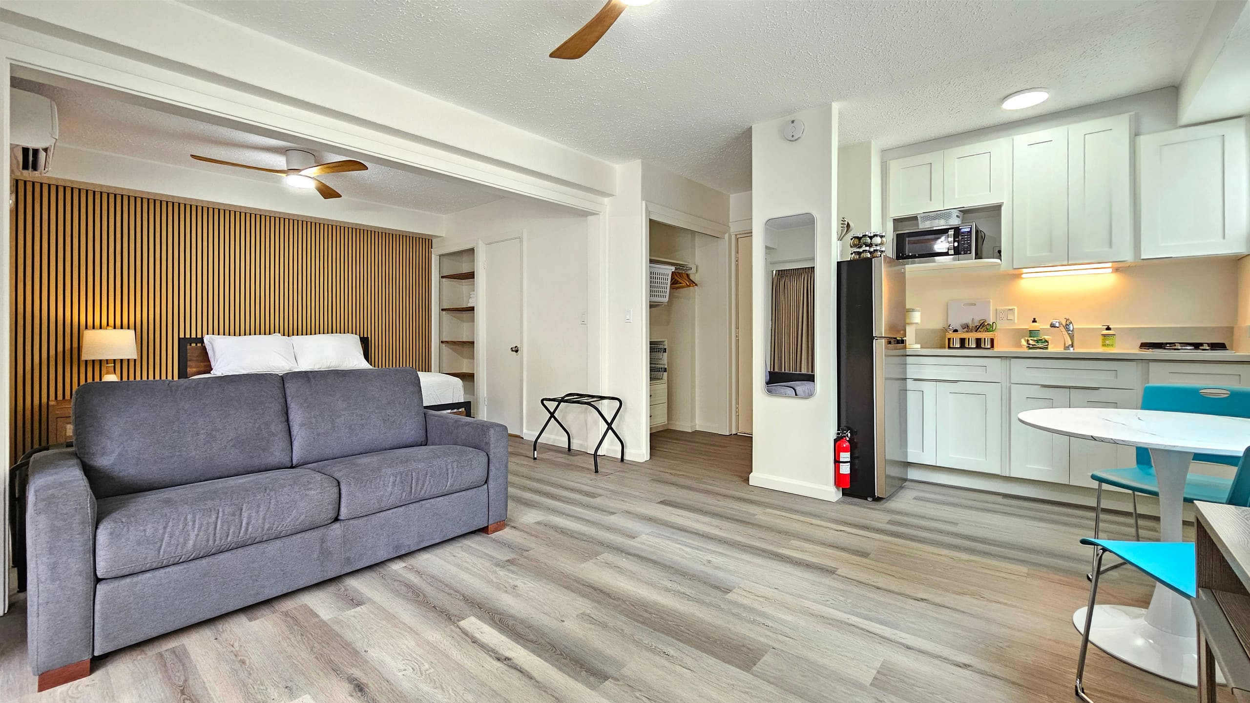 2412 PE St 201 1 block to Beach & Sleeper Sofa - Photo 6