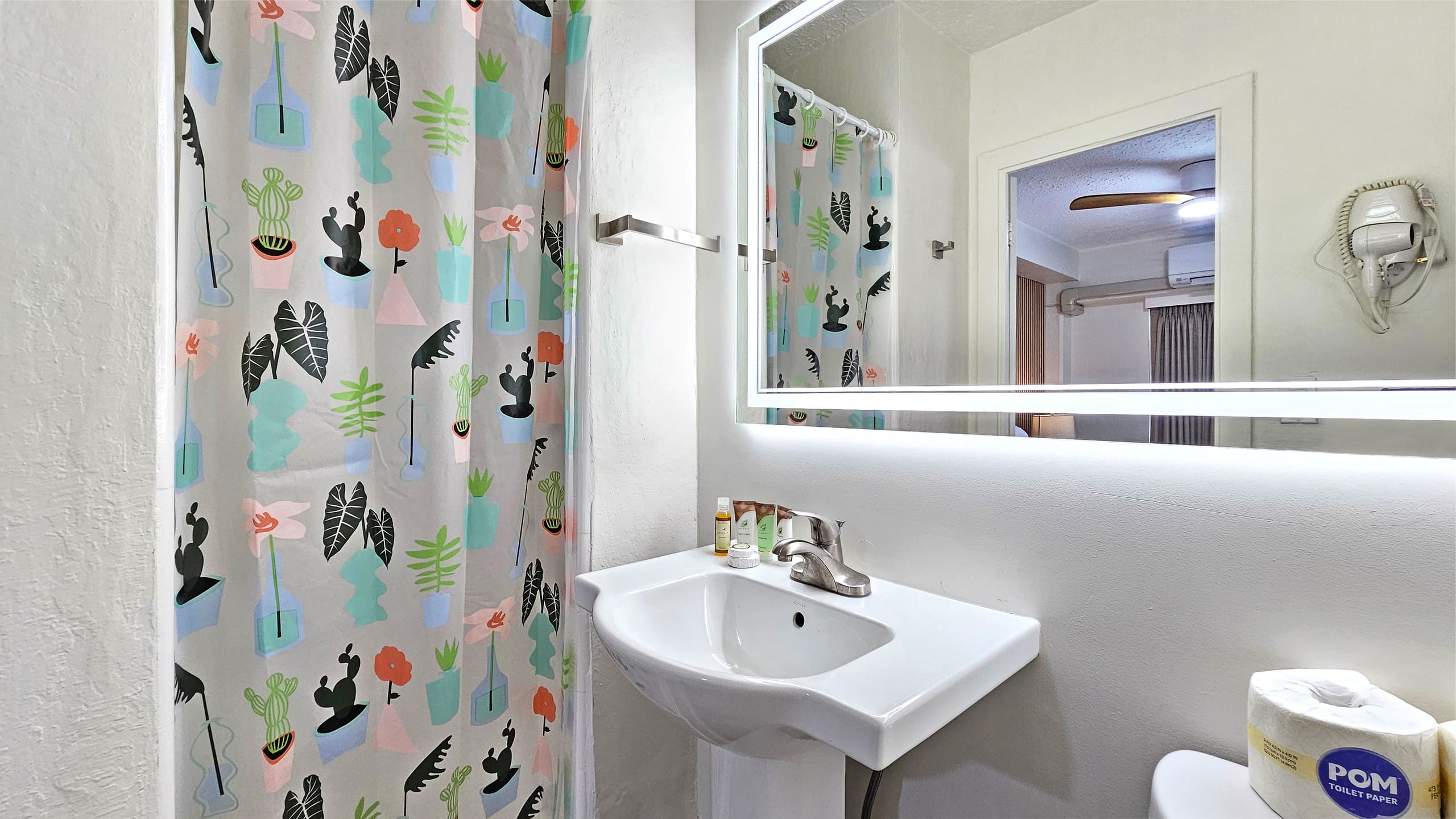 2412 PE St 201 1 block to Beach & Sleeper Sofa - Photo 12