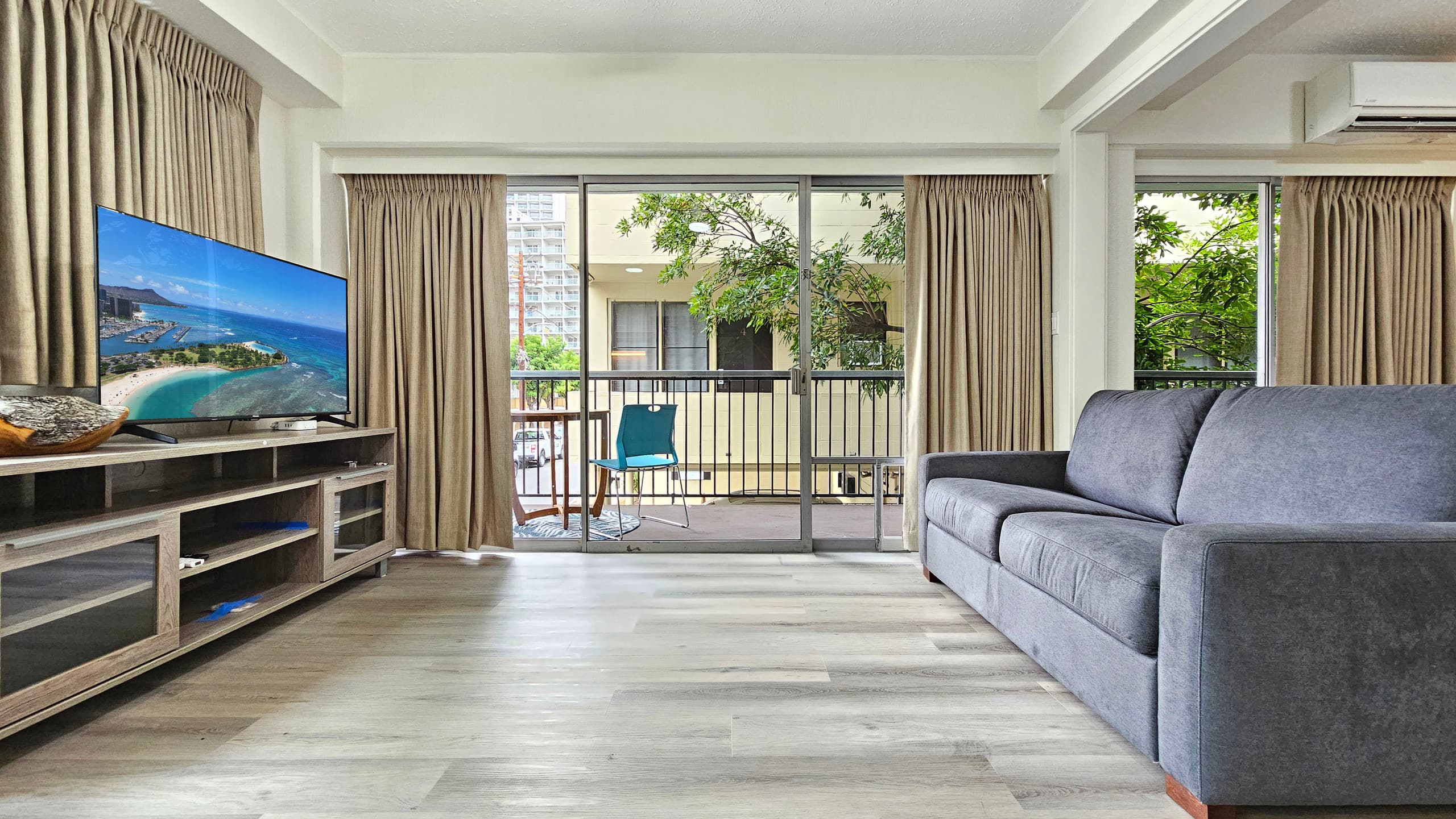 2412 PE St 201 1 block to Beach & Sleeper Sofa - Photo 5