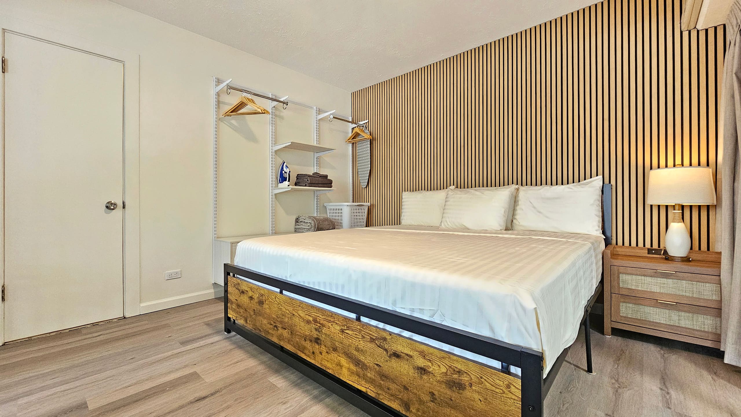 2412 PE St 202 King Bed, Kitchen, Sleeper Sofa - Photo 21