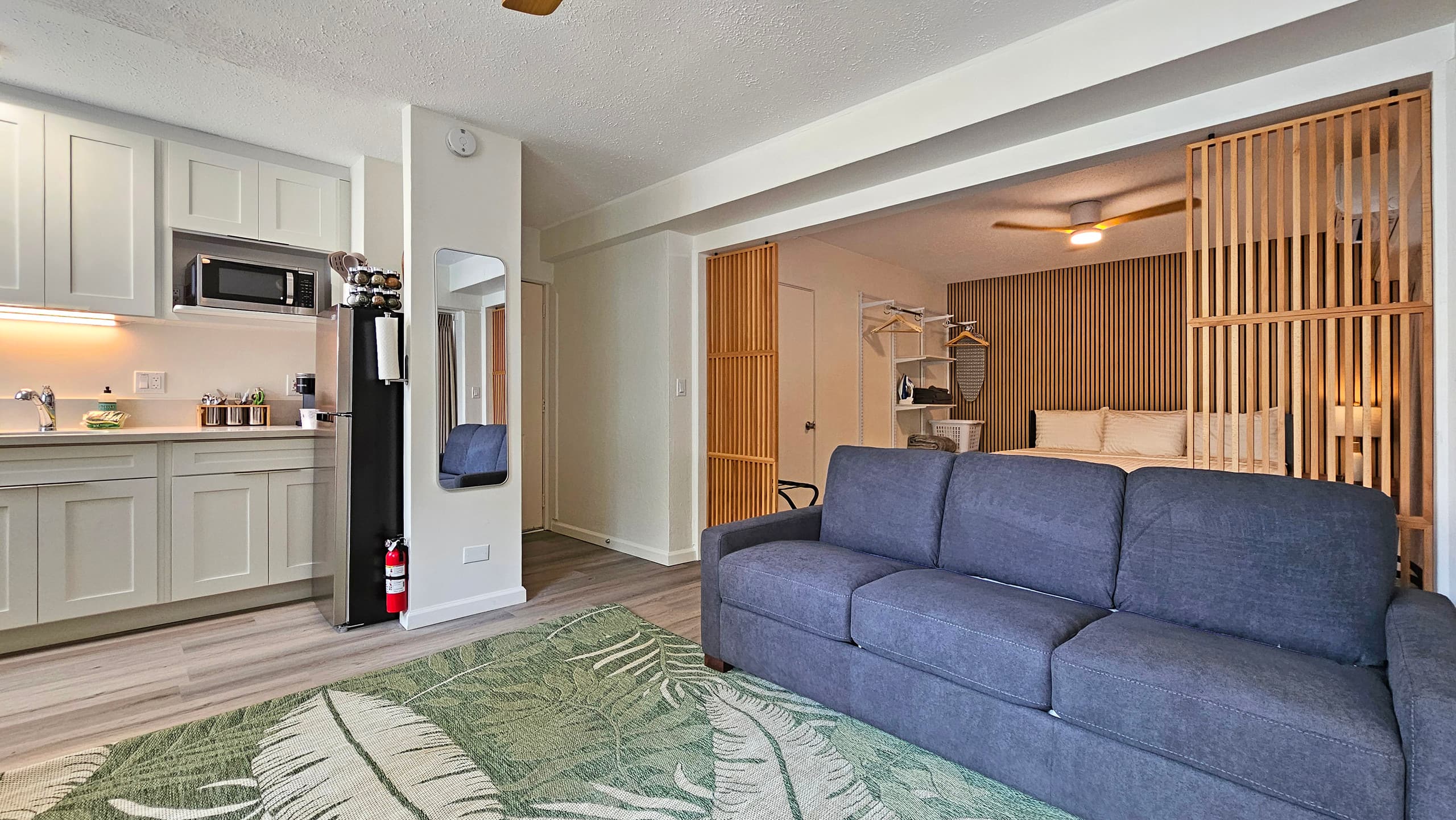 2412 PE St 202 King Bed, Kitchen, Sleeper Sofa - Photo 5