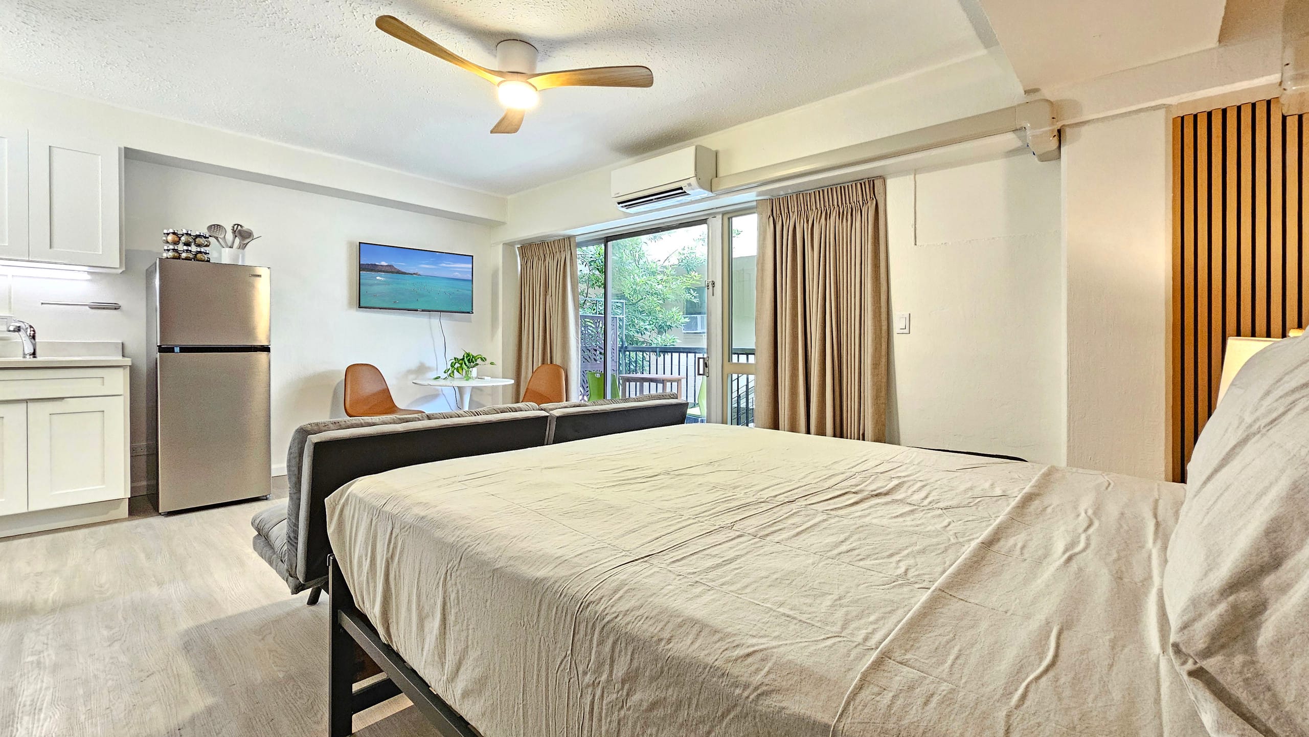 2412 PE St 203 Queen Bed, Futon, Kitchen, Lanai - Photo 19