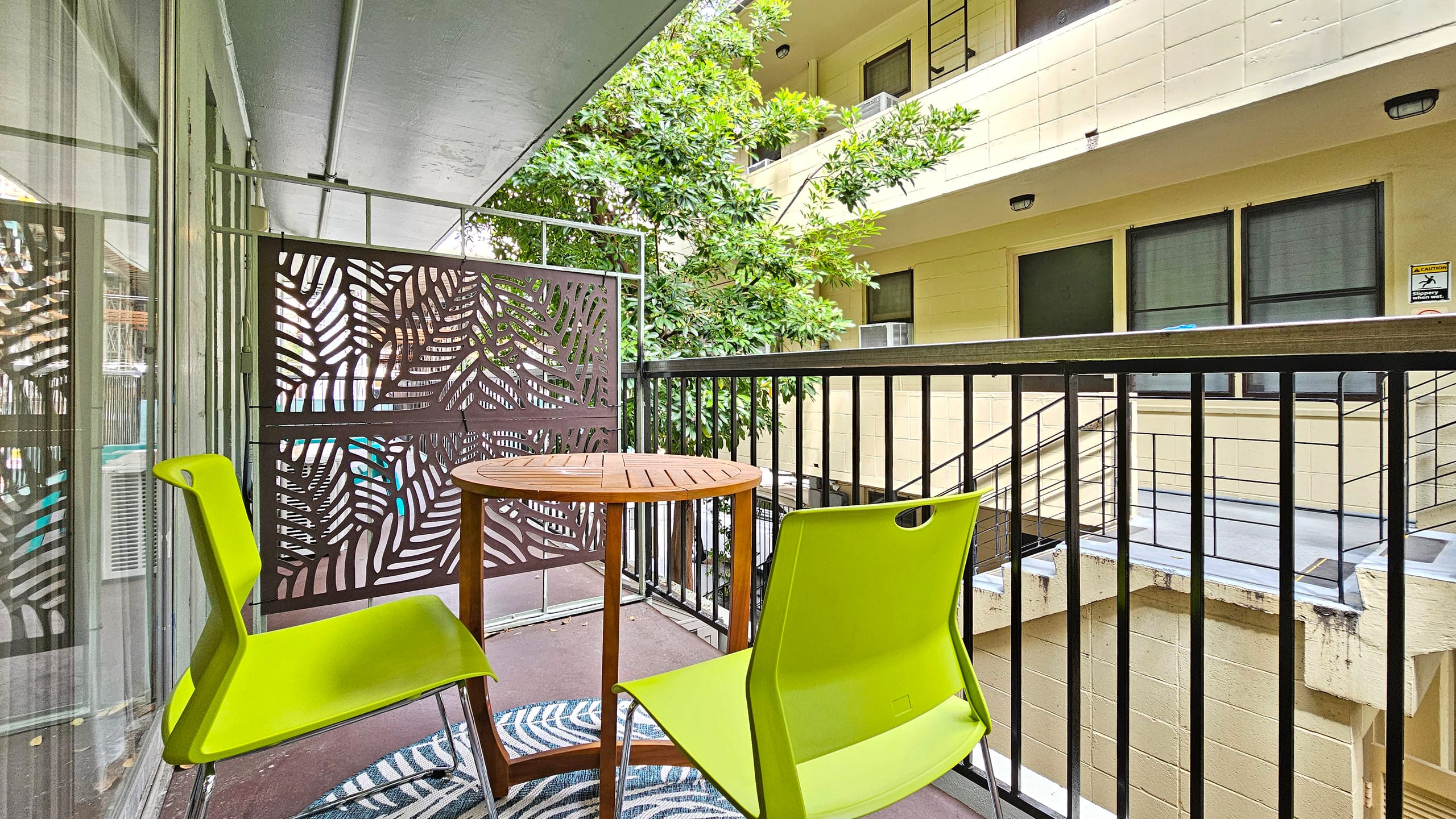 2412 PE St 203 Queen Bed, Futon, Kitchen, Lanai - Photo 16