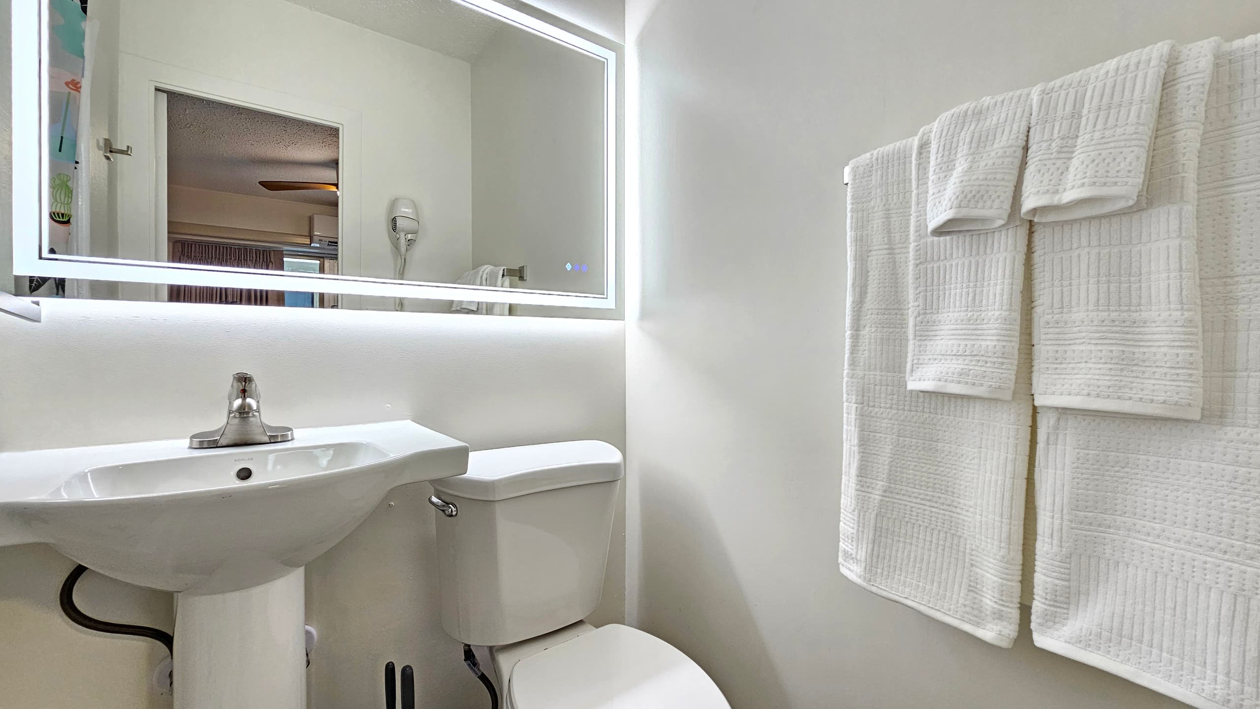 2412 PE St 203 Queen Bed, Futon, Kitchen, Lanai - Photo 12