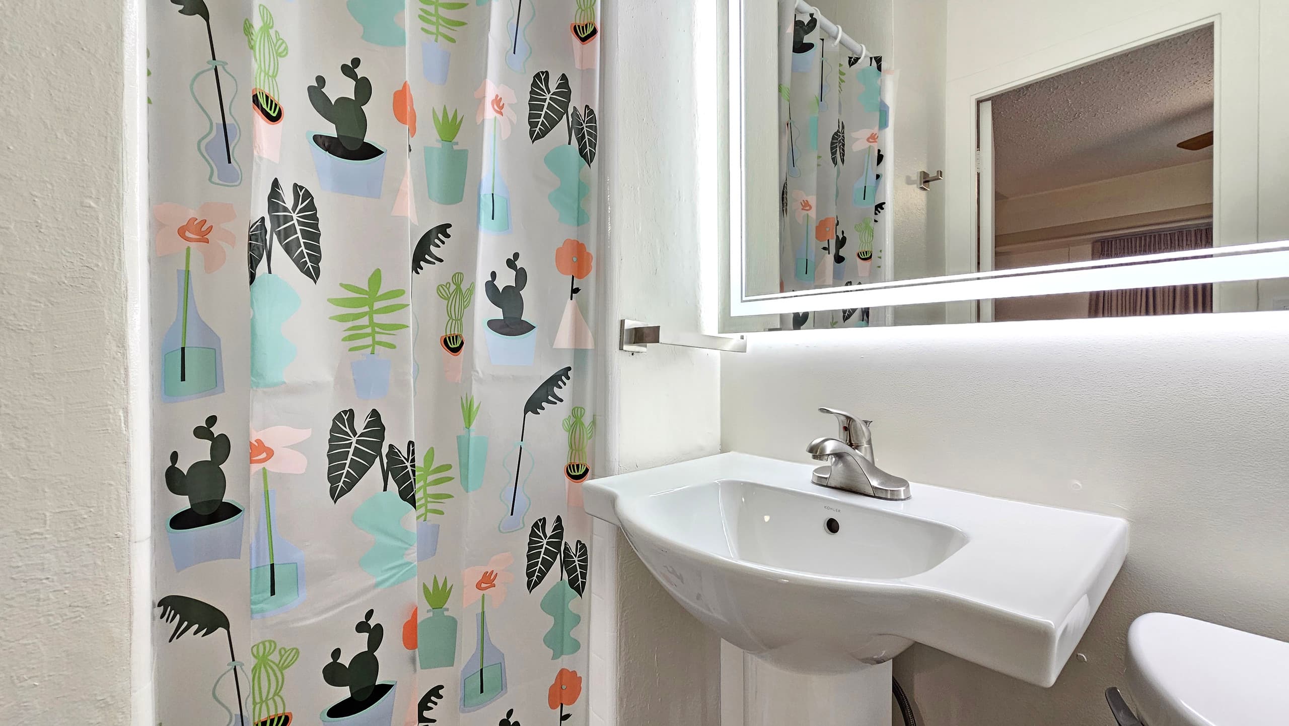 2412 PE St 203 Queen Bed, Futon, Kitchen, Lanai - Photo 13