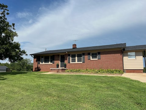 Home In Shelby Near Gardner Webb University