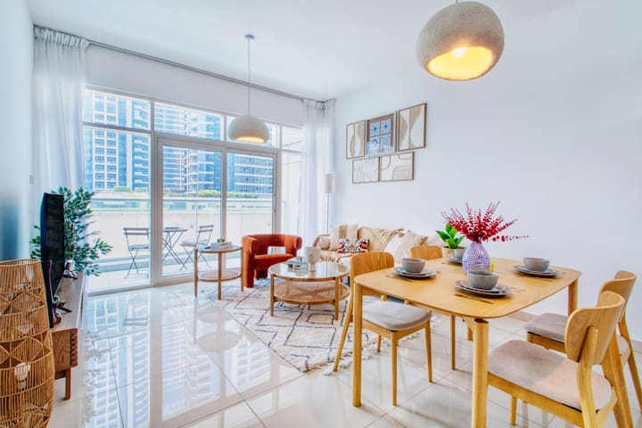 Shores Inn Holiday Homes Rental L.L.C managed Airbnb listing 1