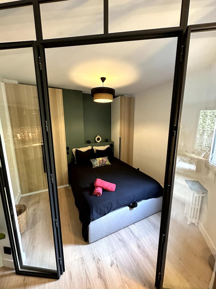 Dhomë gjumi me shtroja Emma