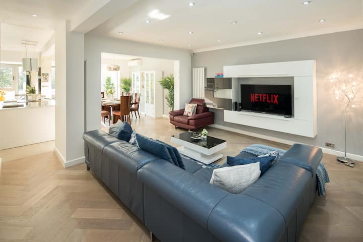 6 Bed Family Home | Heated Pool & Parking | London - Hertfordshire