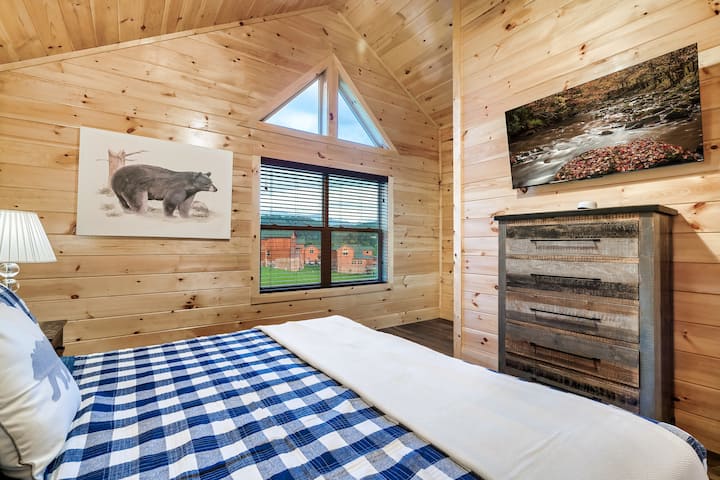 Embrace the tranquility of our king bedroom, where you'll find a 43" streaming smart TV for entertainment and the luxury of an ensuite bathroom. But what truly sets it apart are the breathtaking mountain views that provide a stunning backdrop