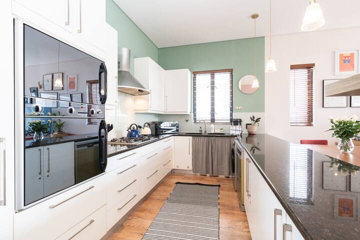 Charming 2 bed urban retreat gallery image 5