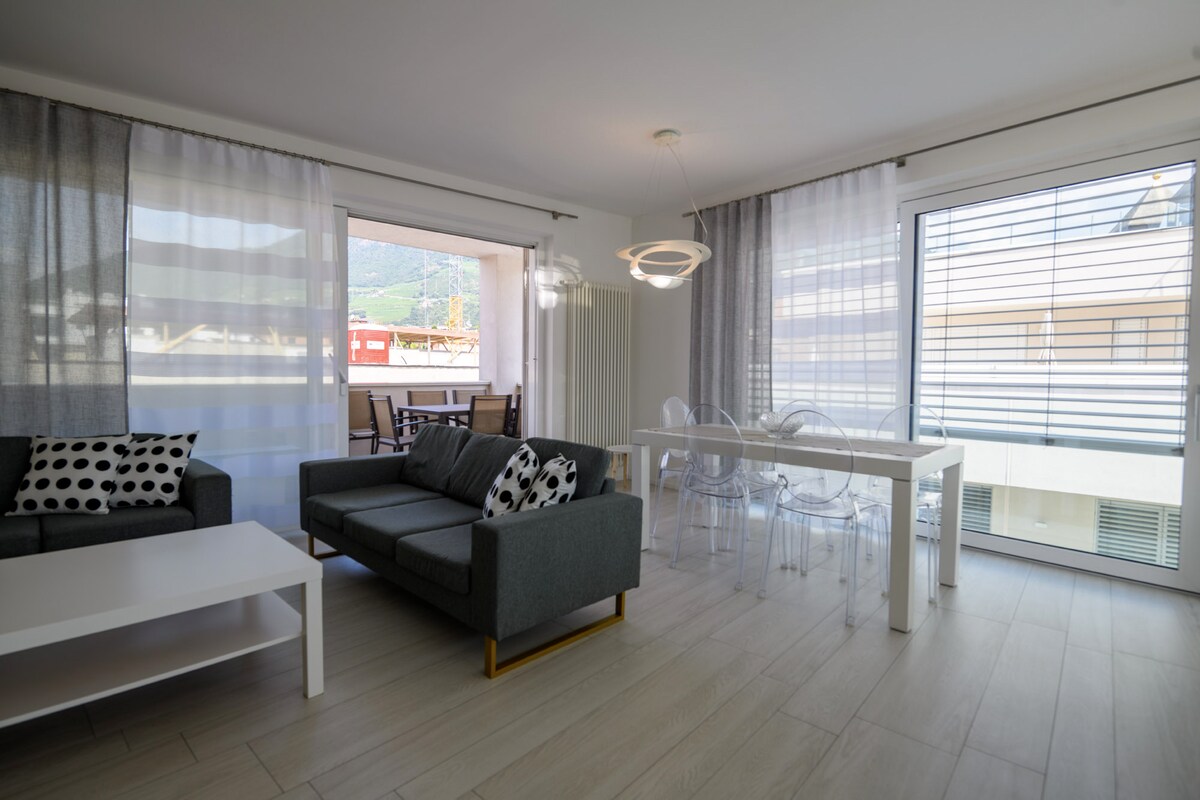 Top Airbnb: Talvera Penthouse-125sqm with garage in the center of Bolzano in Bolzano