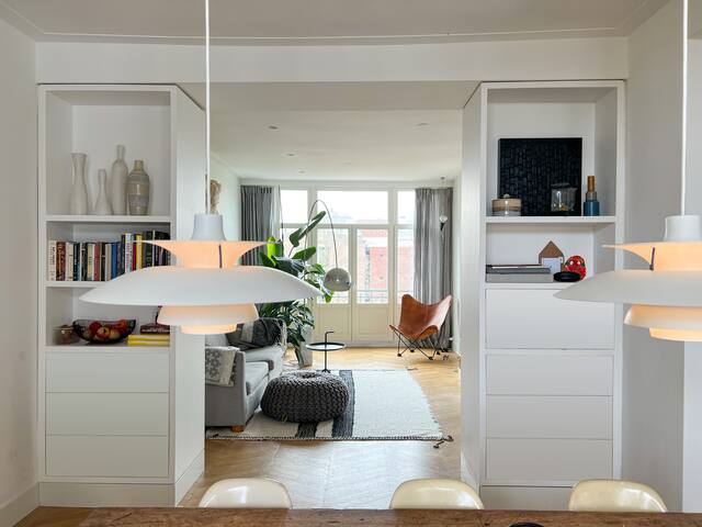Large penthouse with roof terrace near Vondelpark. gallery image 3