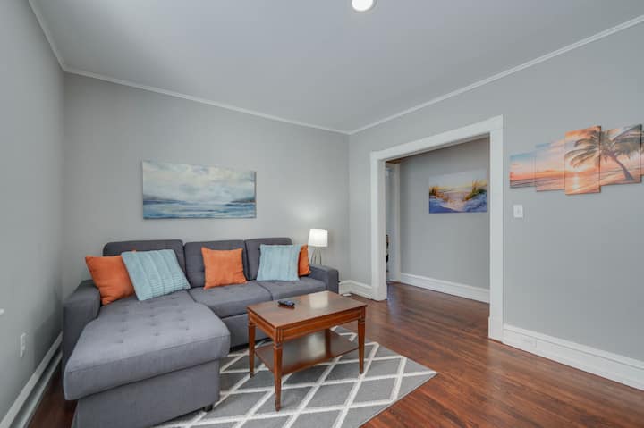 Walk To Nn Shipyard - 3 Bed 2 Bath, 6 Beds - Newport News, VA