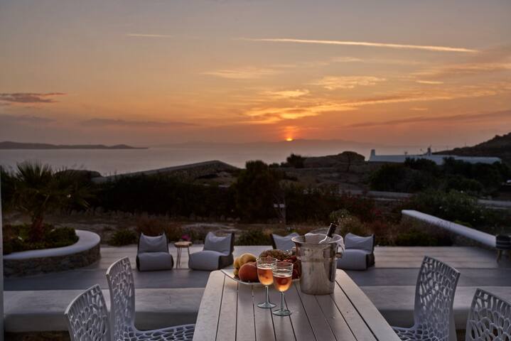 Paradisia Villas – Sunset Villa 5 bd /Private Pool gallery image 2