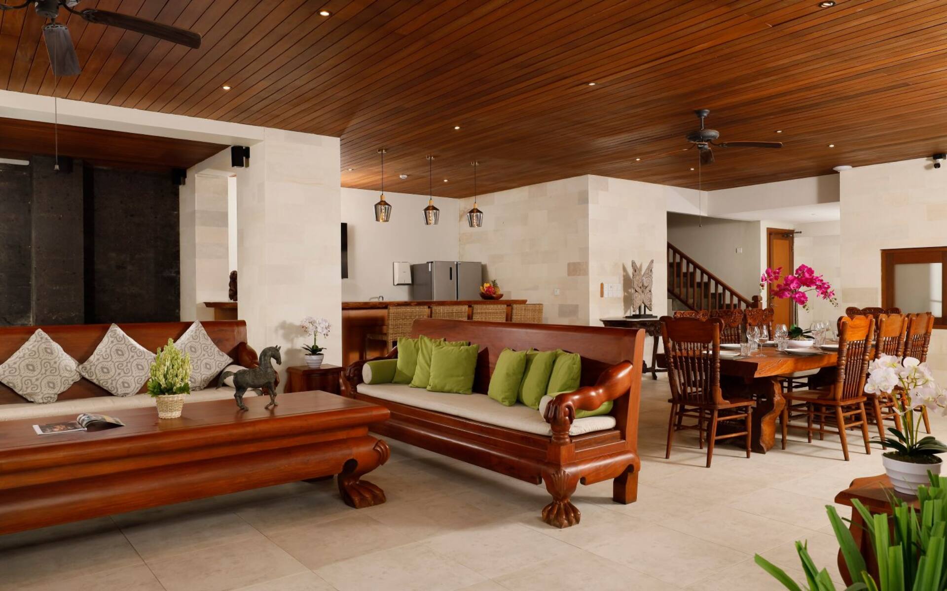 Snug Tropical Gathering 6 Bedroom Private Villa in Canggu 2