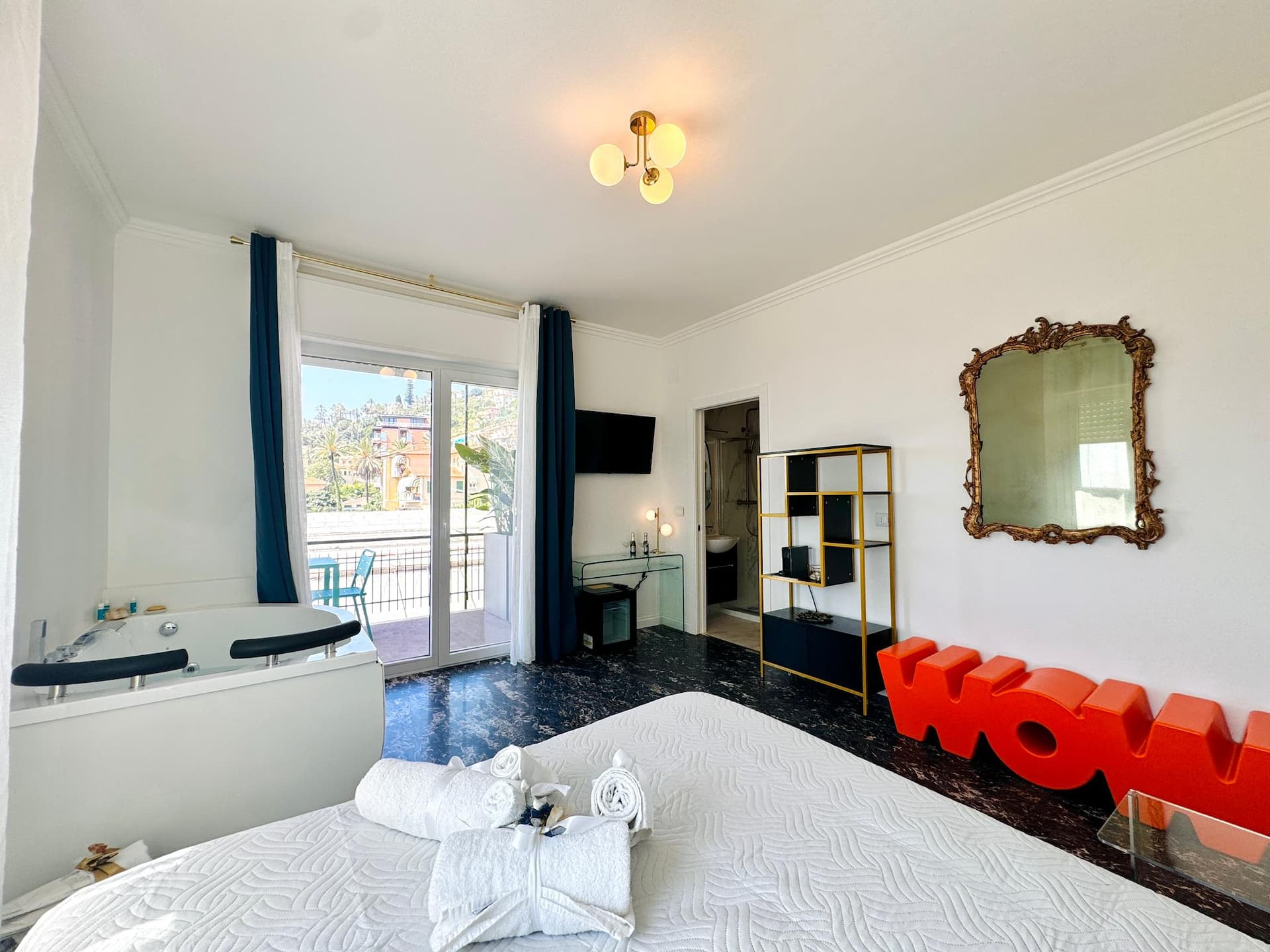New Seaside Gold Suite Jacuzzi